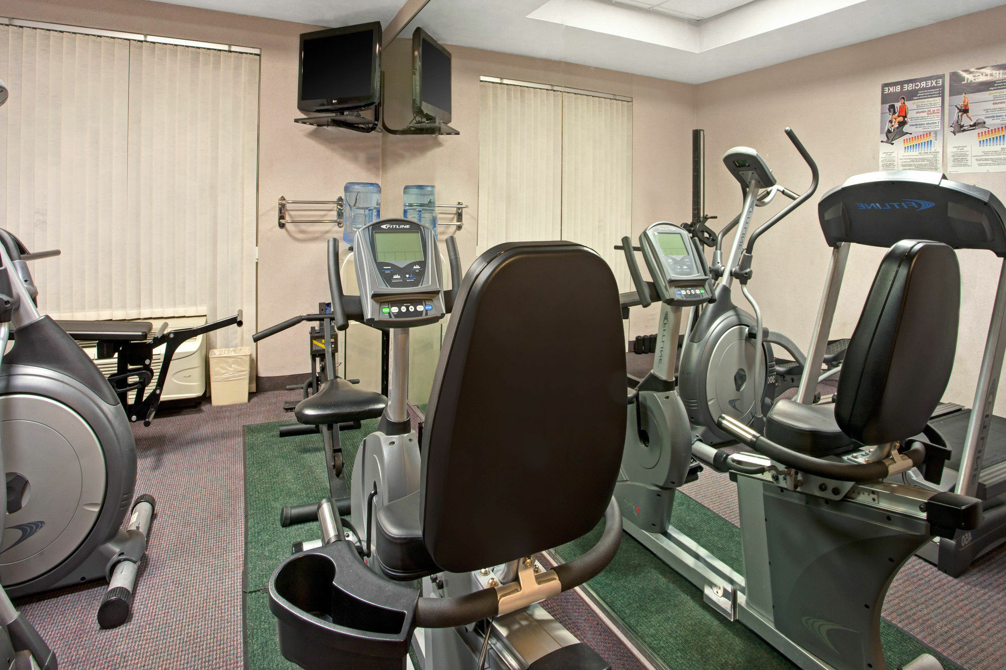 Ramada By Wyndham Pearl/Jackson Airport Hotell Eksteriør bilde